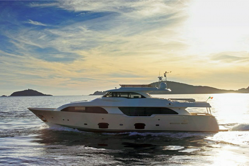 yat-isletmeciligi-referans-la-luce-ferretti-86.jpg